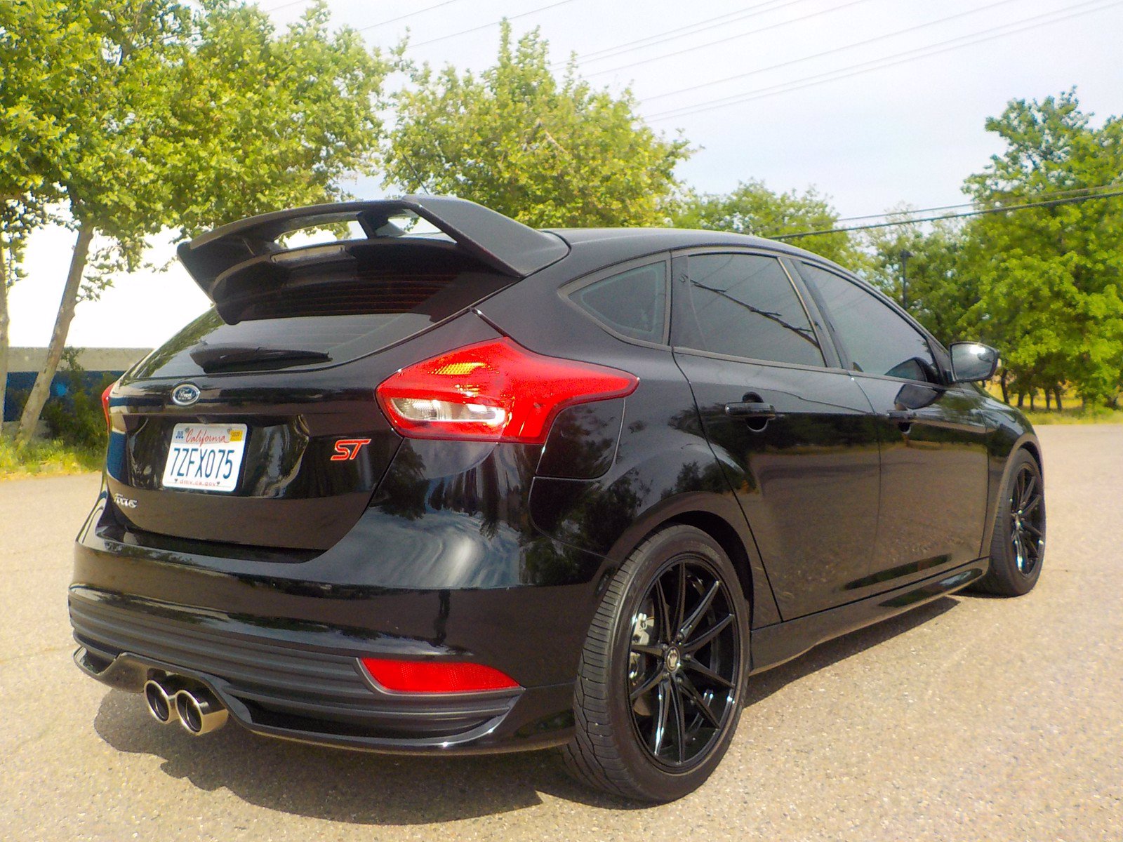 Pre-Owned 2017 Ford Focus ST Hatchback in Mount Shasta #J20038A | SJ ...